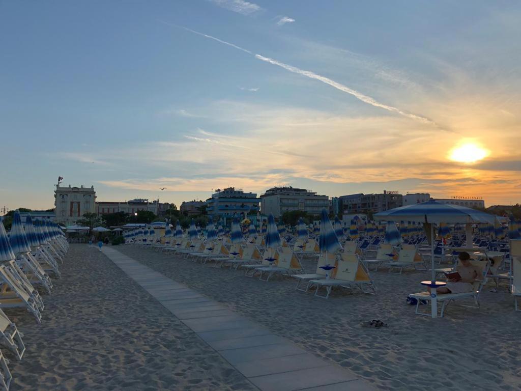 Grand Hotel Cesenatico Esterno foto