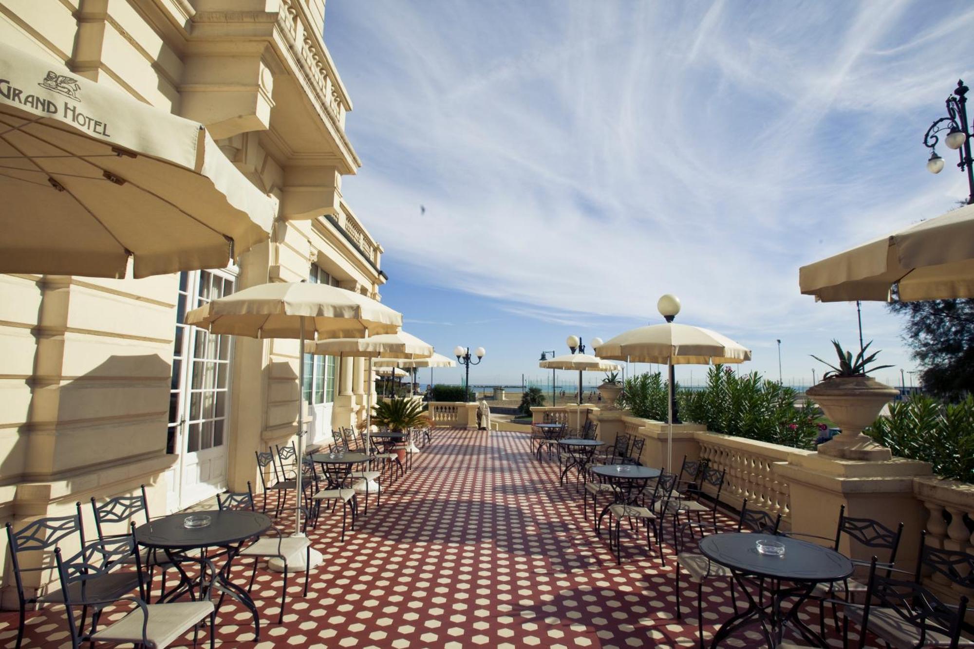 Grand Hotel Cesenatico Esterno foto