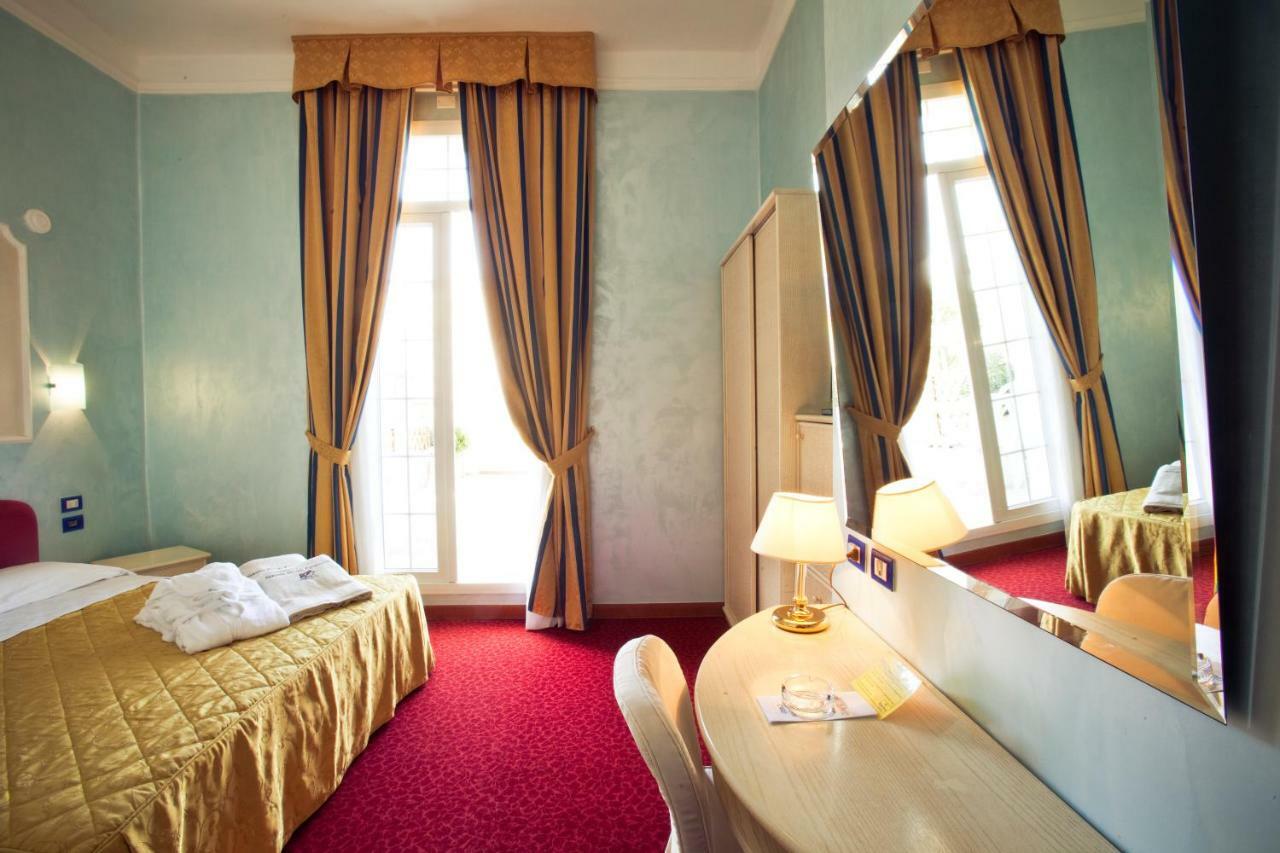 Grand Hotel Cesenatico Esterno foto